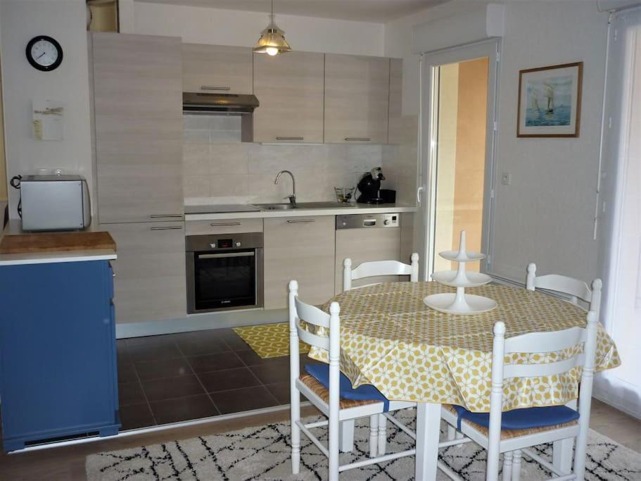 T3 De 70 M2 Idealement Situe Avec Garage Saint-Malo Luaran gambar